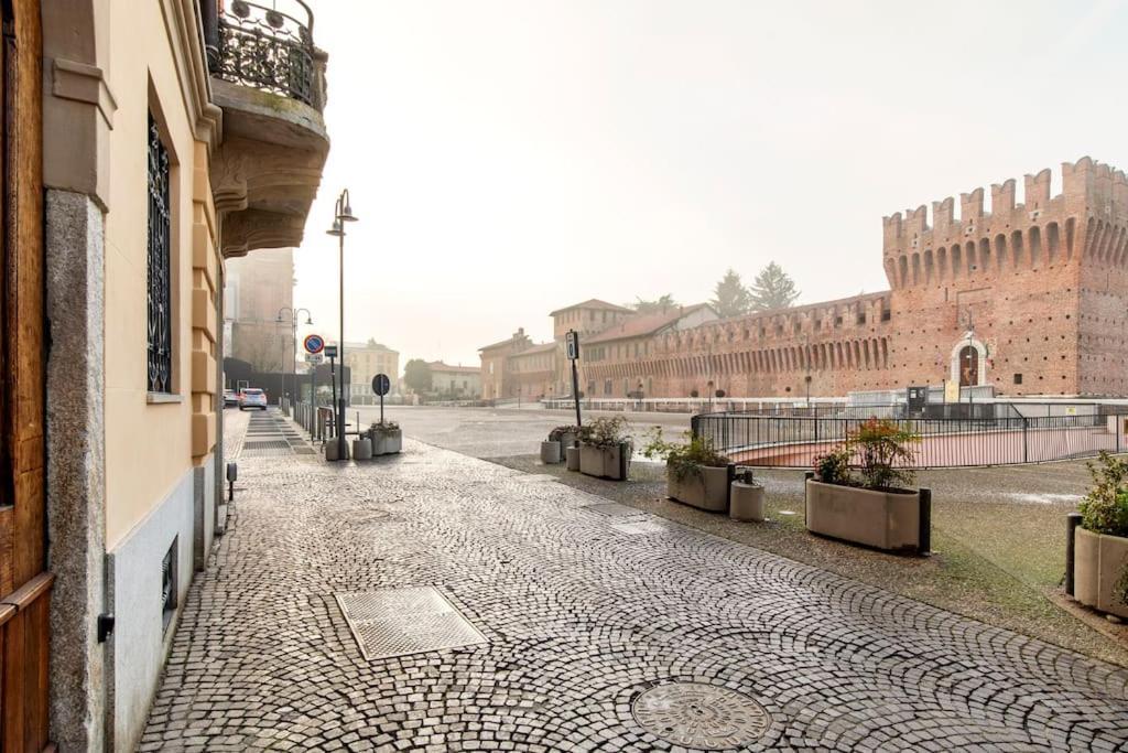 Al Castello Daire Galliate Dış mekan fotoğraf